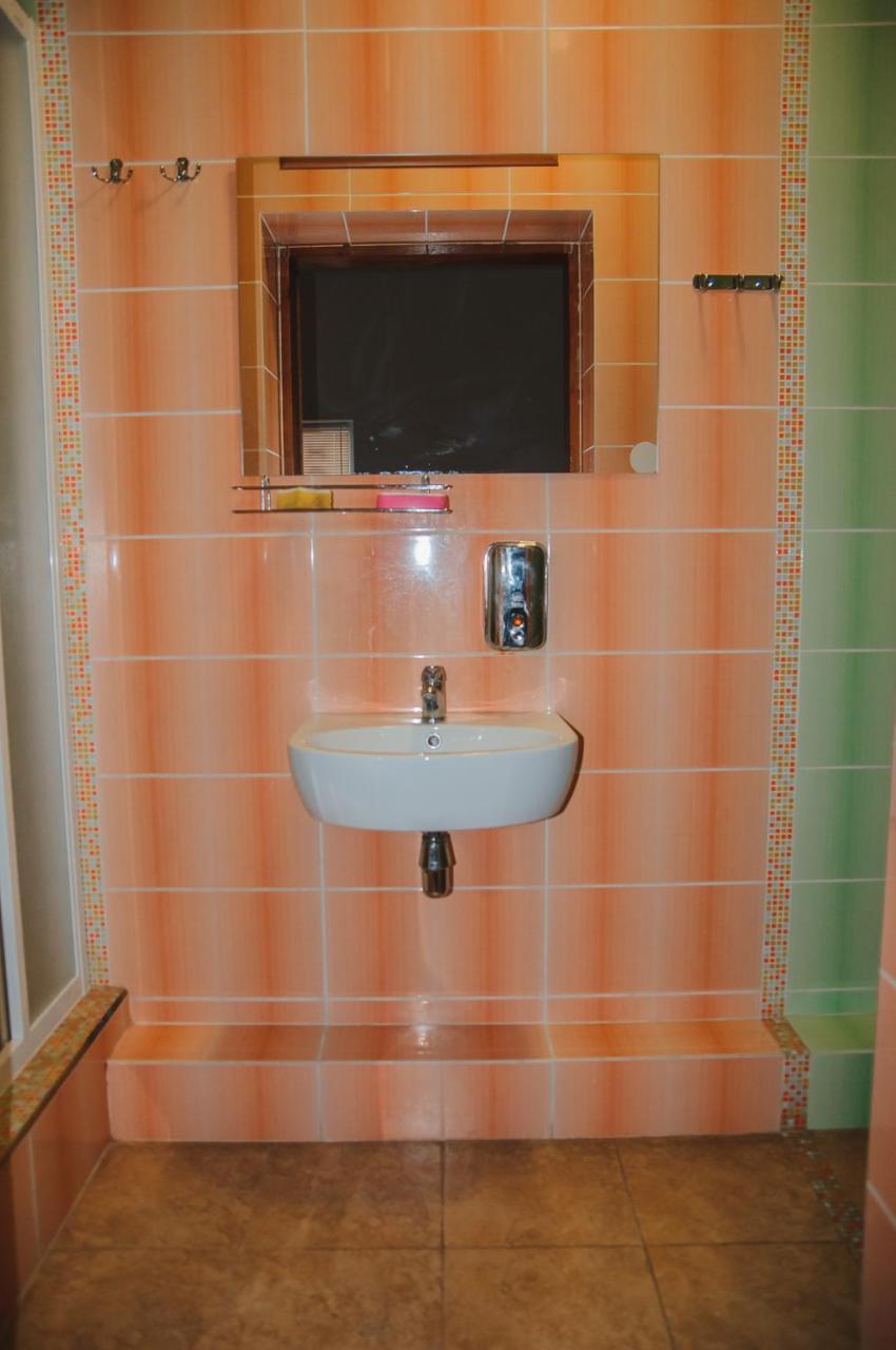 Hostel Stozhary Ternopil Exterior foto